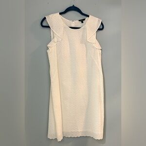 BNWT Reitmans white eyelet ruffle-sleeve dress. Size Medium.